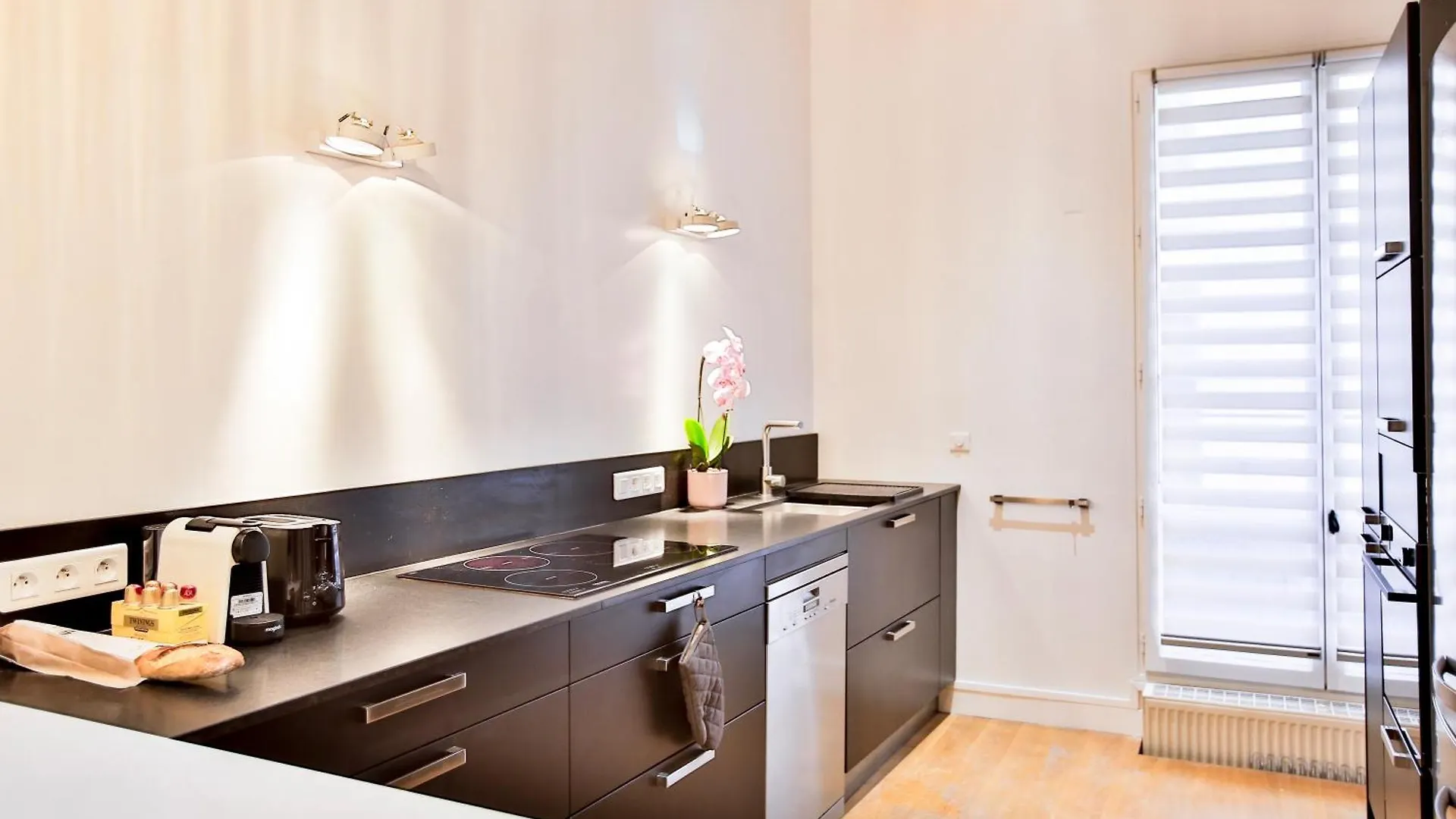 Marais 4 Bedrooms New Apartment Paris