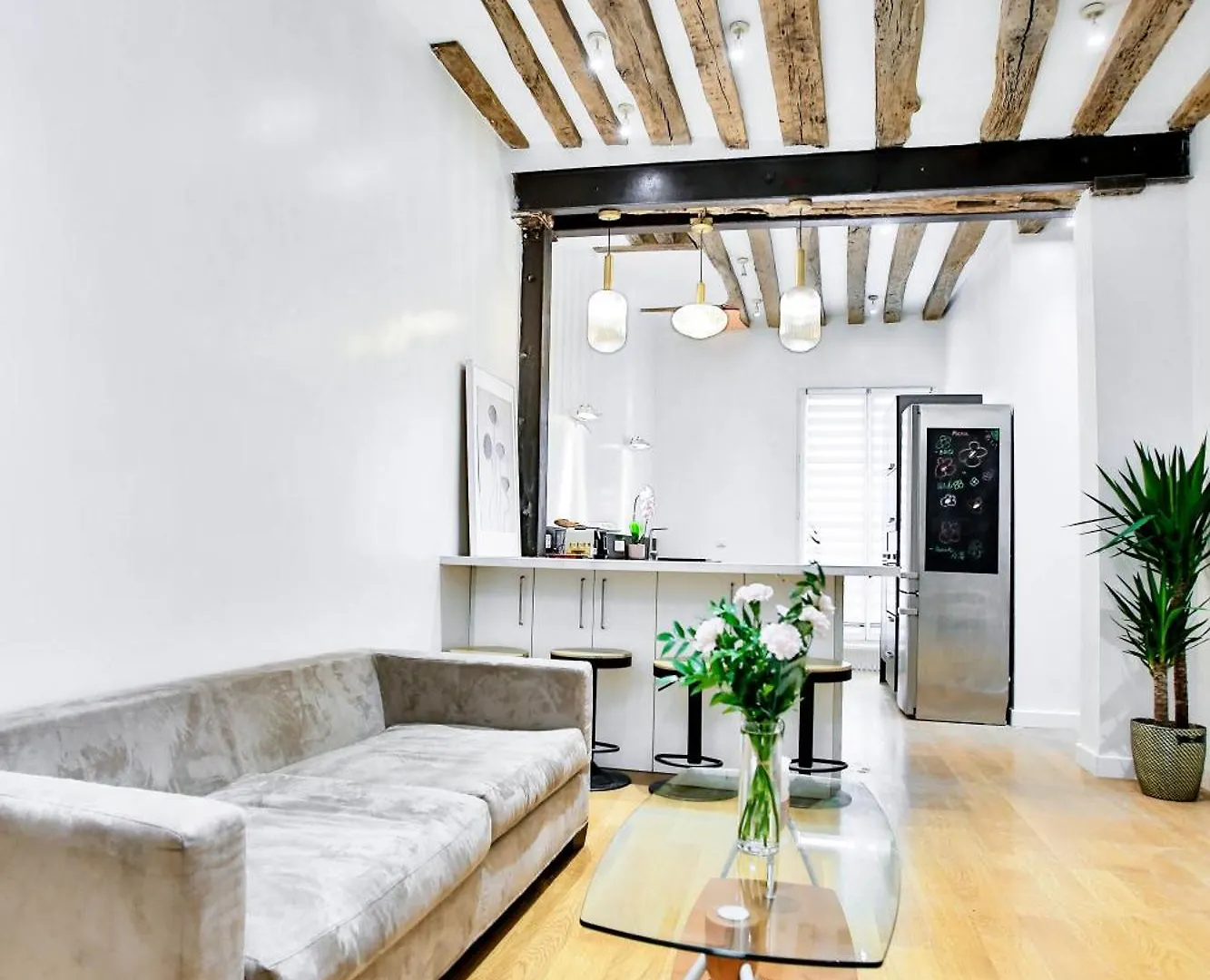 Marais 4 Bedrooms New Apartment Paris