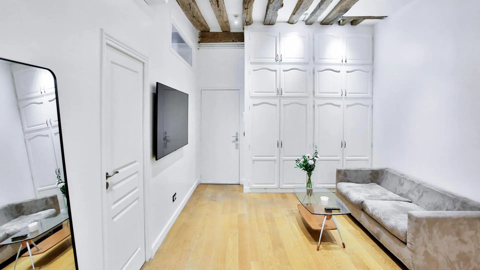 Marais 4 Bedrooms New Apartment Paris