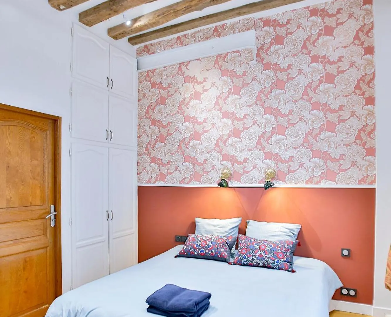 Marais 4 Bedrooms New Apartment Paris France