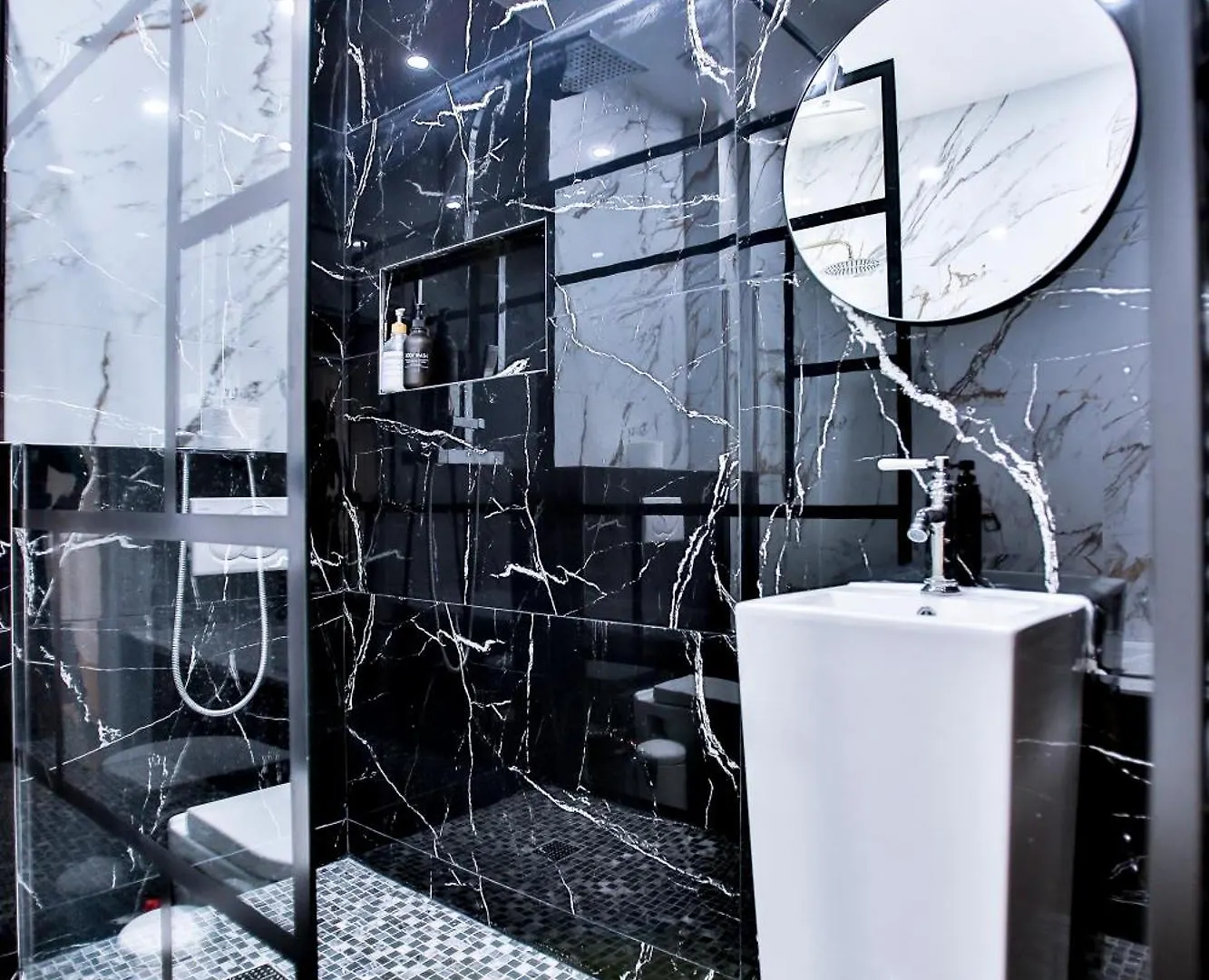 Marais 4 Bedrooms New Apartment Paris